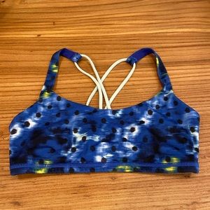 Lululemon sports bra